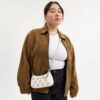 Teri Mini-crossbody-taske med blomsterapplikation