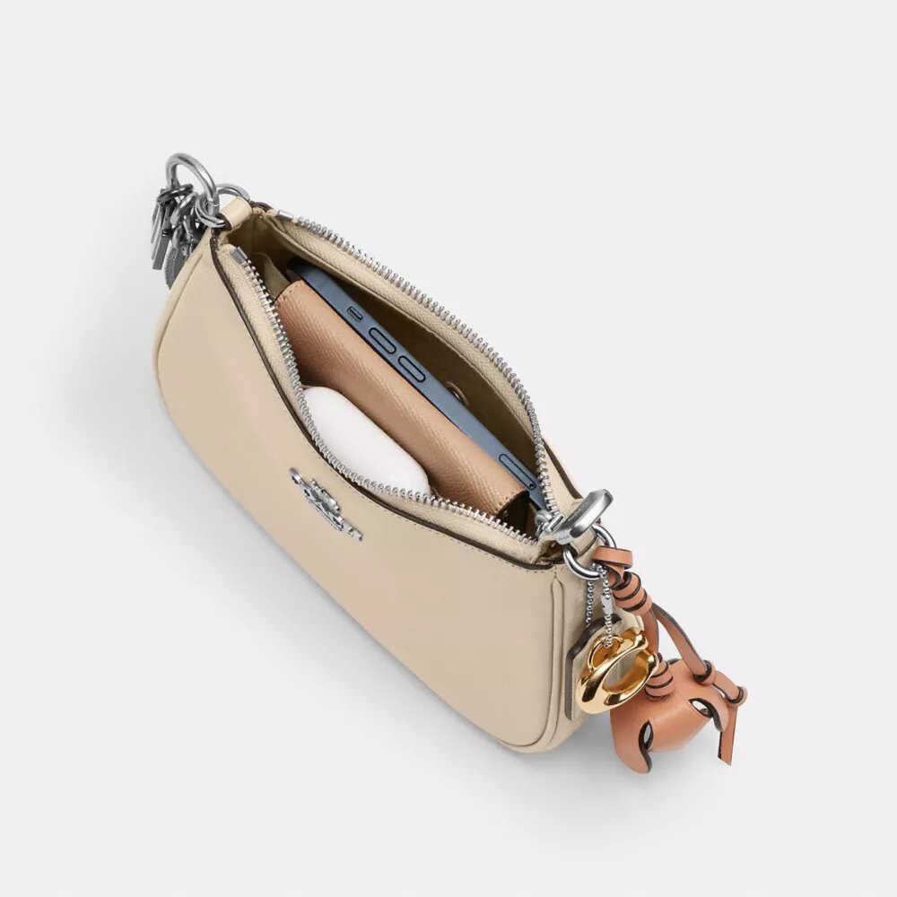 Teri Mini-crossbody-taske med vedhæng