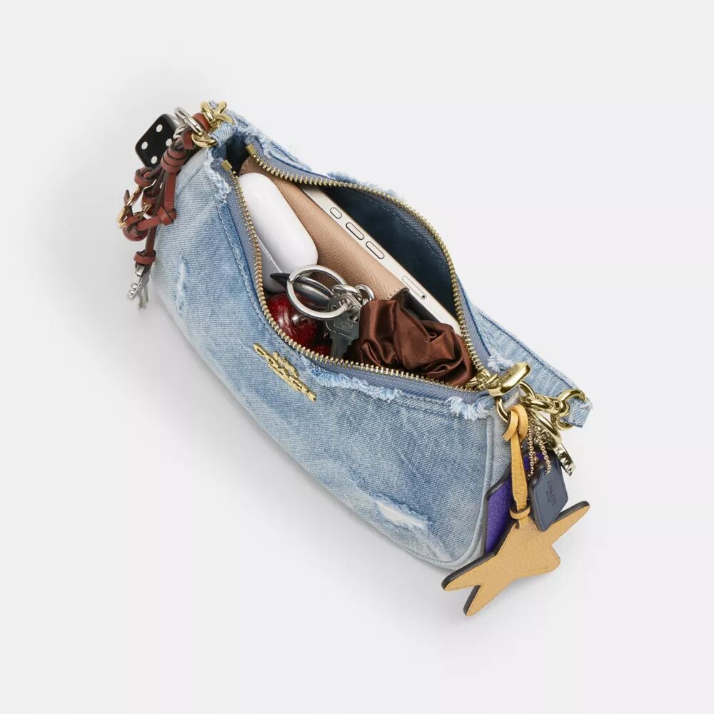Teri skuldertaske i Loved Denim med vedhæng