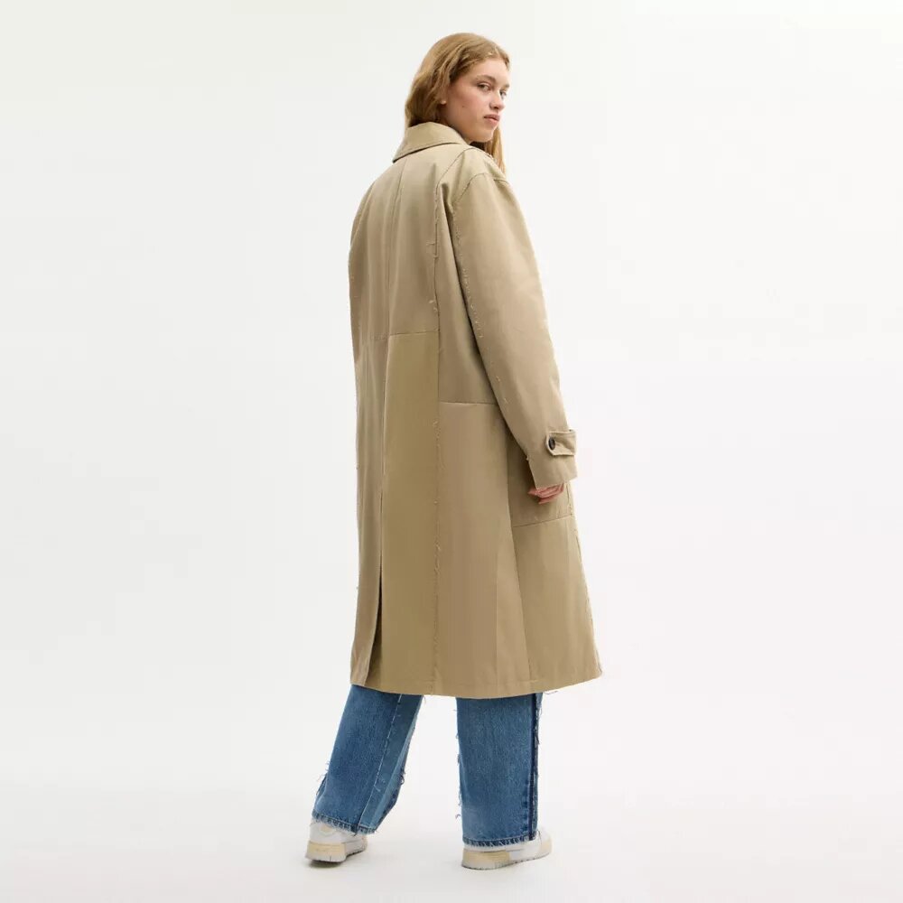 Trenchcoat af genbrugt bomuld